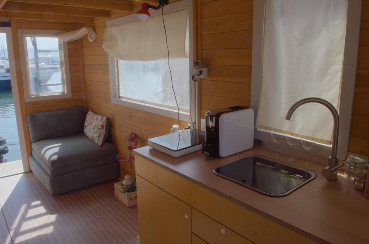 فندق Houseboat كالياري المظهر الخارجي الصورة