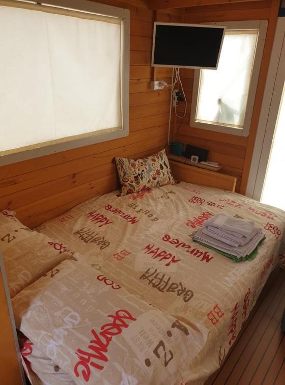 فندق Houseboat كالياري المظهر الخارجي الصورة