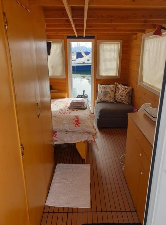 فندق Houseboat كالياري المظهر الخارجي الصورة